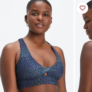 Oasis Twist Sports Bra